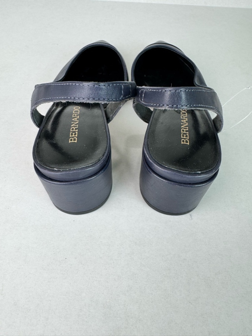 Bernardo 1946 Women’s Monroe Pump Dark Navy Antique Calf 6.5 - Picture 4 of 7